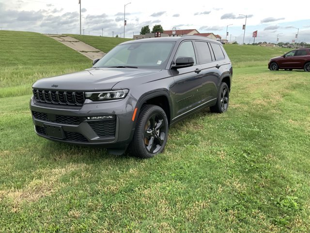 2026 Jeep Grand Cherokee L Limited 4x4's photo