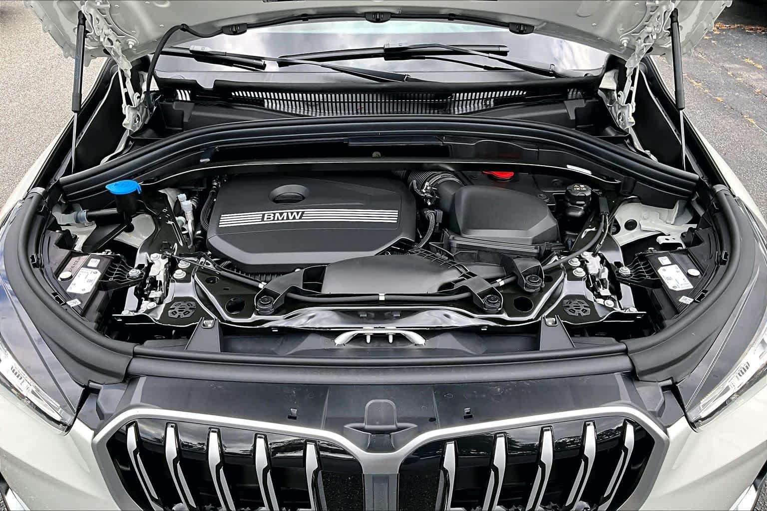 New 2026 Alpine White BMW xDrive28i image 16