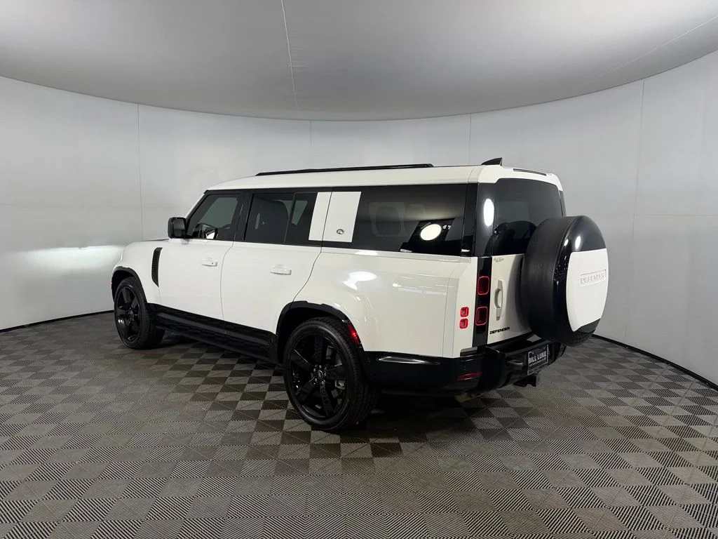 2024 Land Rover Defender X-Dynamic SE - Photo 8