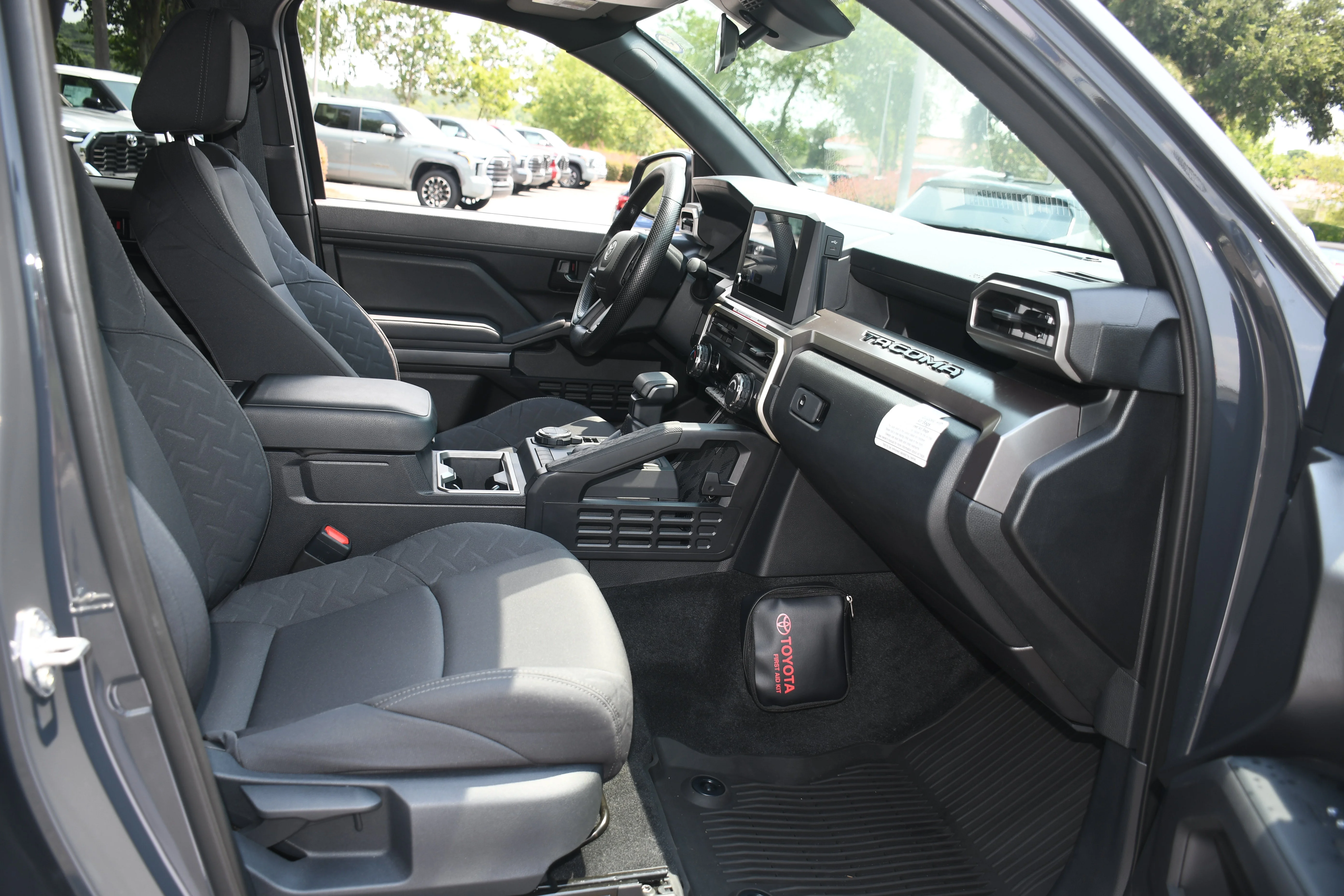 2025 Toyota Tacoma SR5 - Photo 19