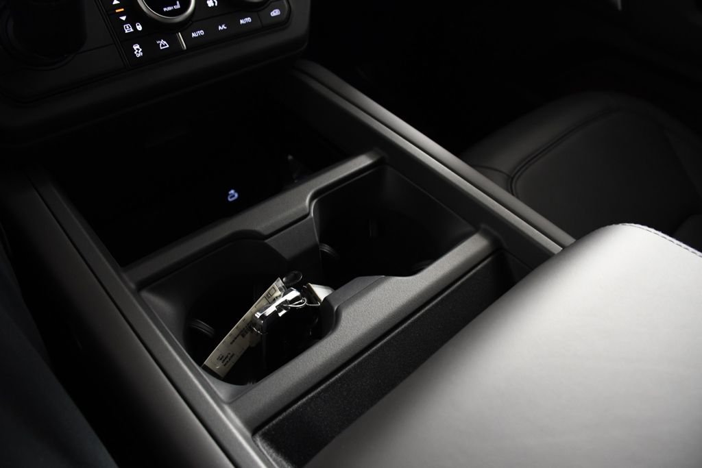 2026 Land Rover Defender S - Photo 32