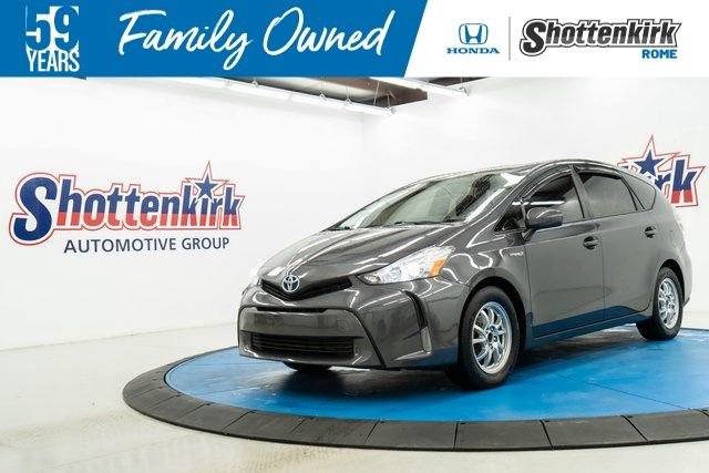 2016 Toyota Prius v Five