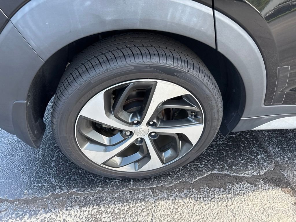 Used 2018 Black Hyundai Value image 8