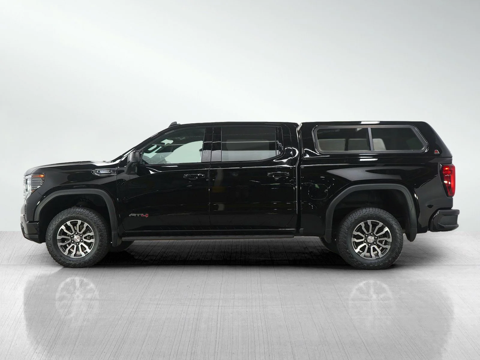 Used 2023 GMC Sierra 1500 AT4 with VIN 3GTUUEE83PG359561 for sale in Roseville, Minnesota