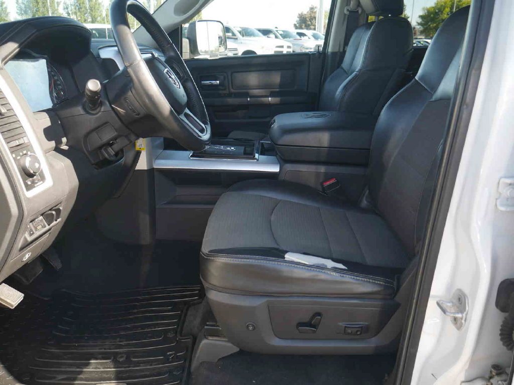 Used 2012 White Ram Sport image 25