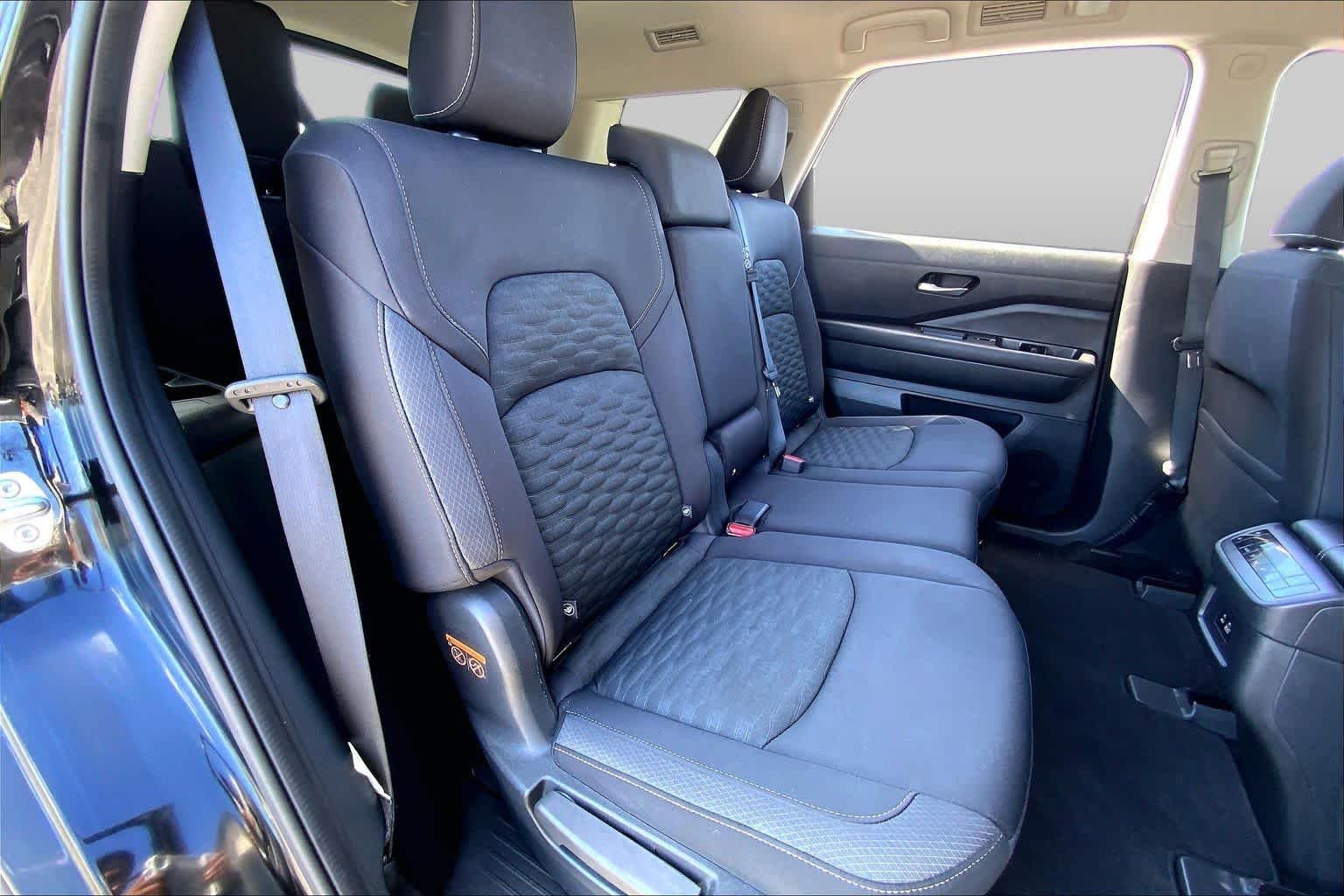 Used 2022 Super Black Nissan SV image 19