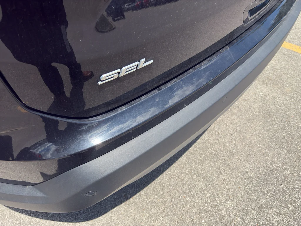 Used 2022 Agate Black Metallic Ford SEL image 4