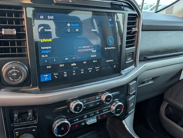 New 2025 Oxford White Ford XLT image 11