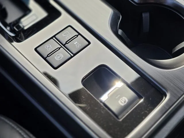 New 2026 ICE SILVER METALLIC Subaru Touring XT image 35