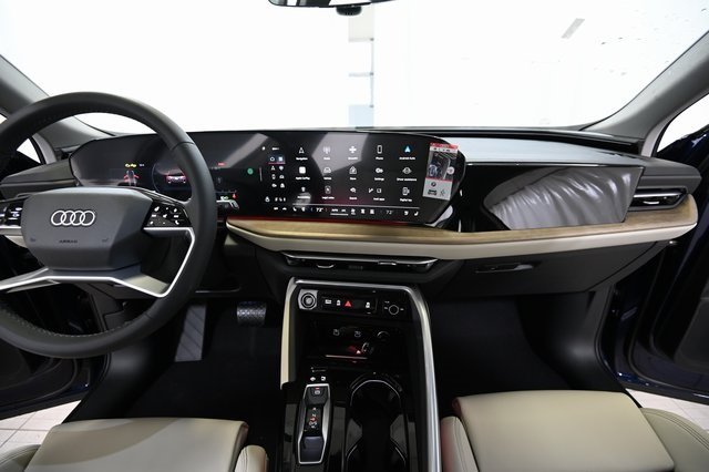 2025 Audi Q5 2.0T Premium Plus photo 2