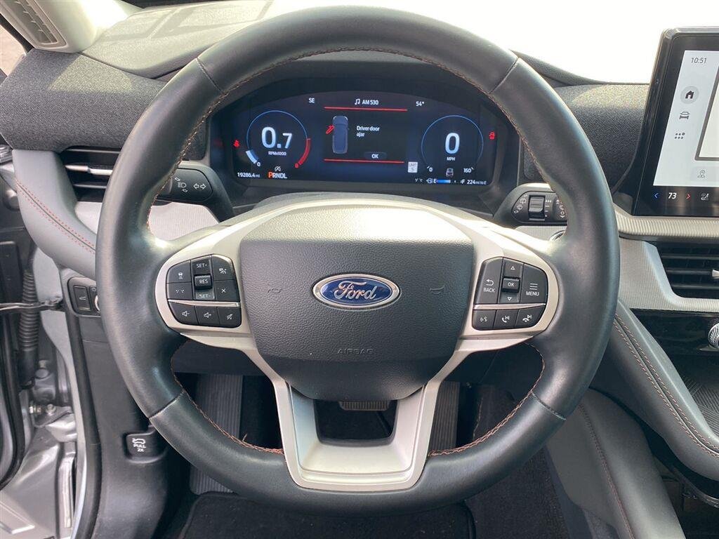 Used 2025 Iconic Silver Ford Active image 18