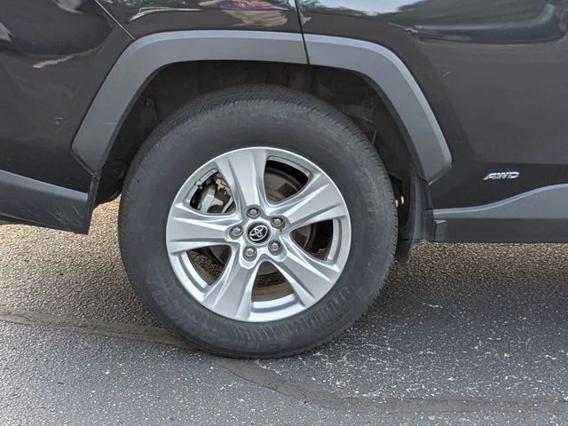 Used 2019 Midnight Black Metallic Toyota XLE image 12