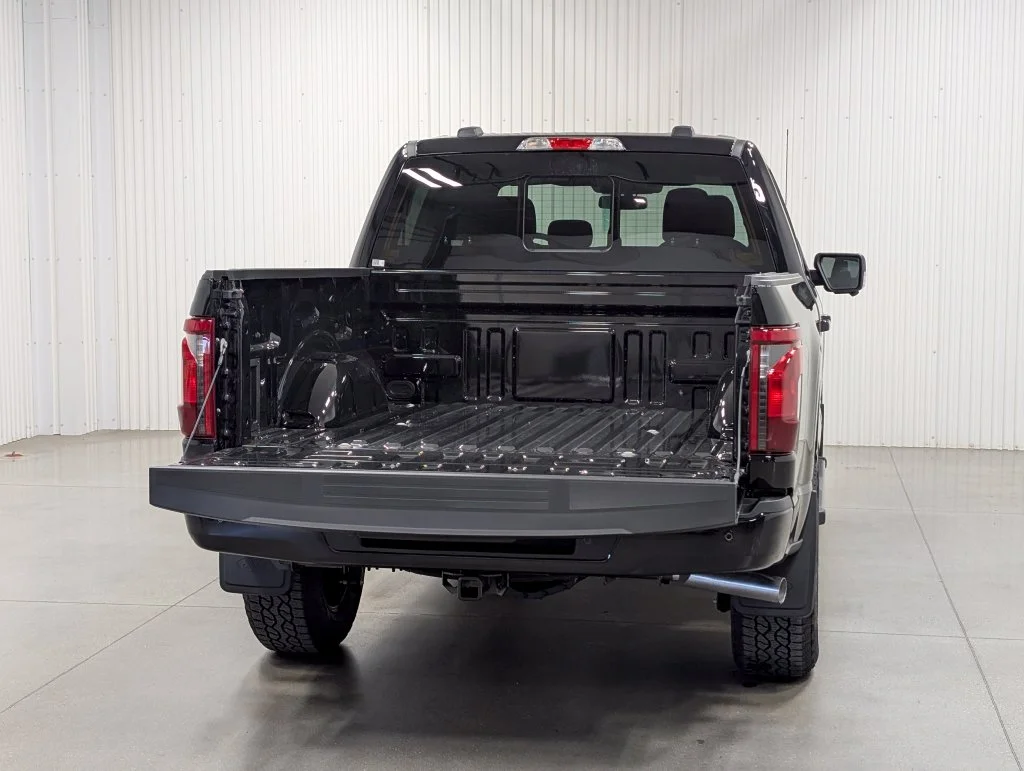 New 2026 Agate Black Metallic Ford XLT image 25