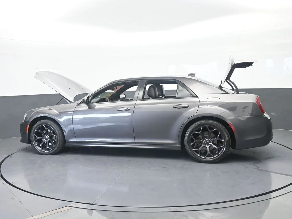 Used 2020 Granite Crystal Metallic Clearcoat Chrysler S image 74