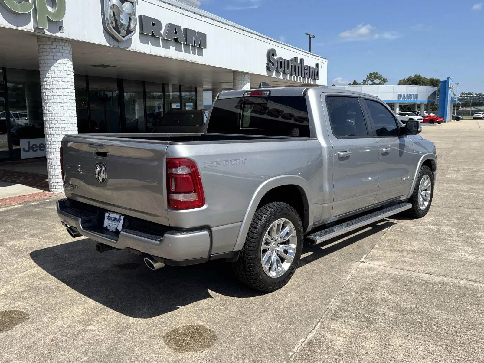 Used 2022 BILLET SILVER METALLIC CLEARCOAT Ram Laramie image 7