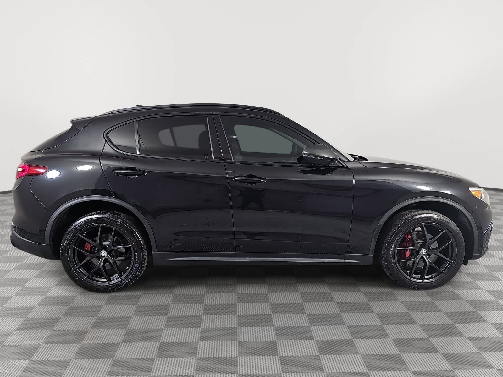 Used 2020 Black Alfa Romeo Base image 9