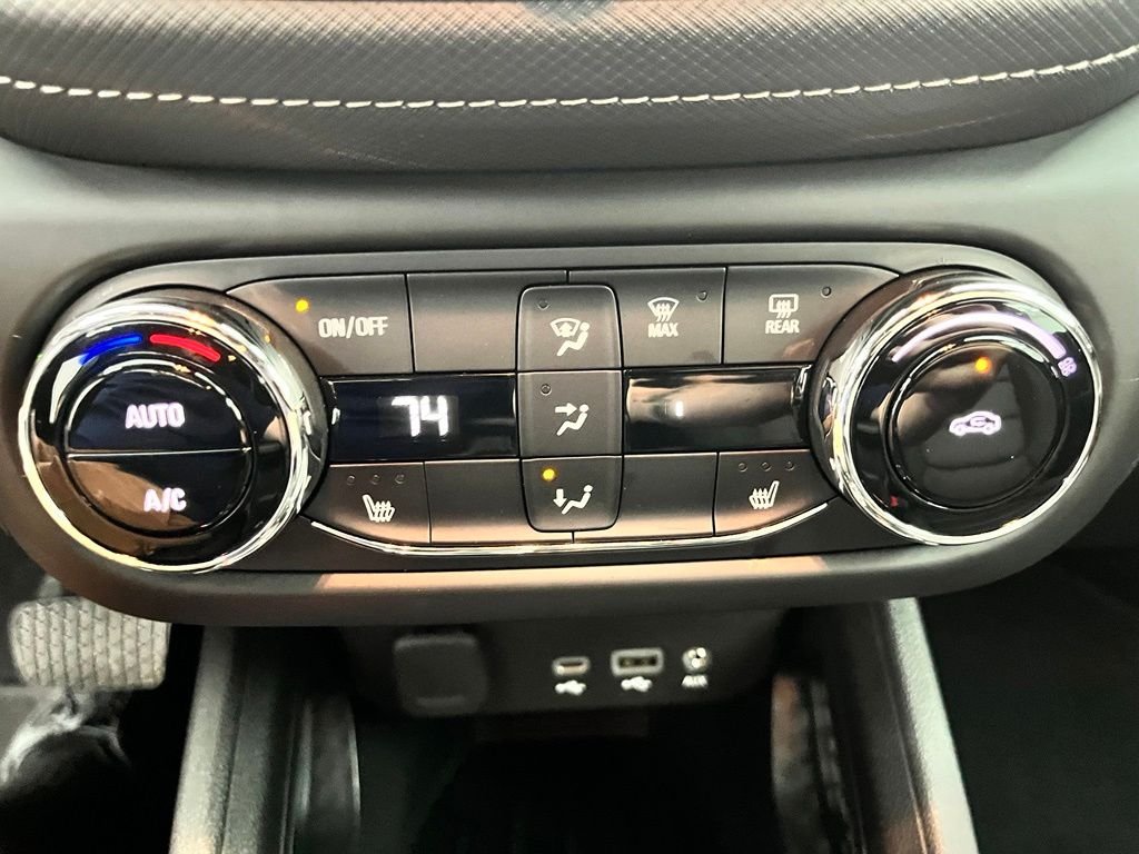Used 2023 Gray Chevrolet ACTIV image 27