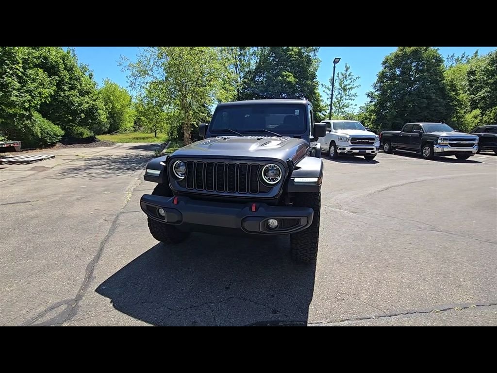 Used 2024 Gray Jeep Rubicon image 3