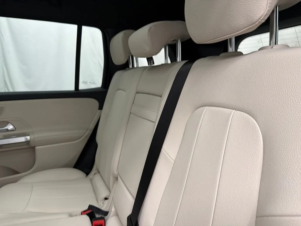 New 2026 Black Mercedes-Benz GLB 250 image 18
