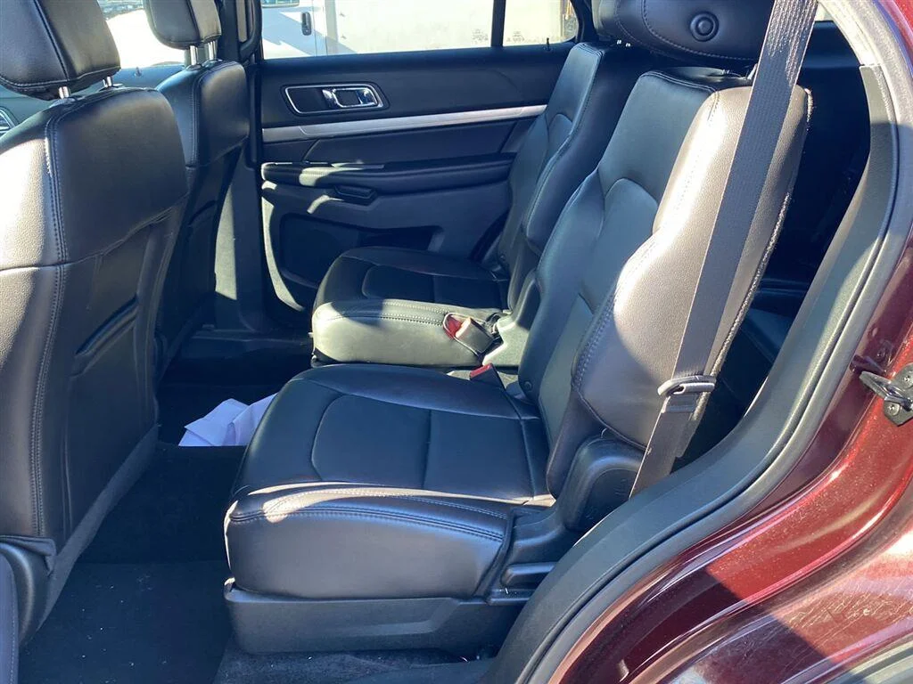 Used 2018 Burgundy Velvet Metallic Tinted Clearcoat Ford XLT image 3