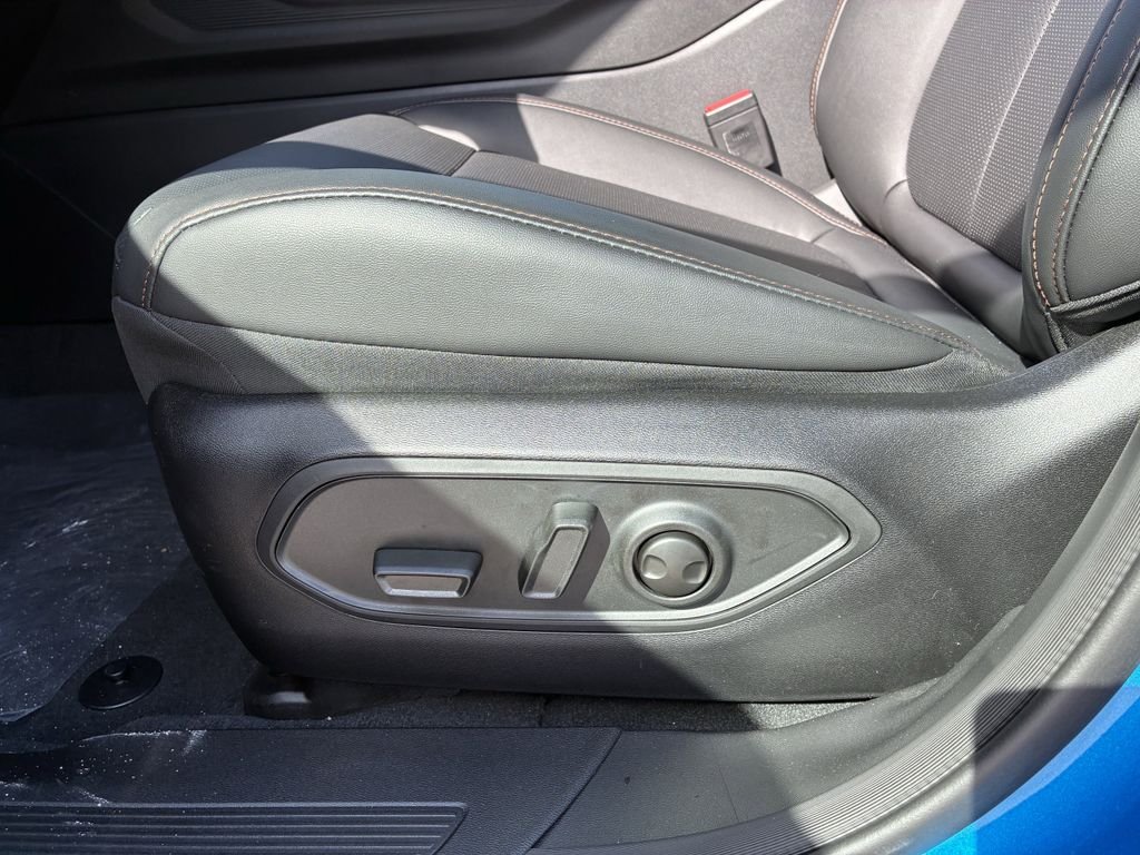 New 2026 Hydro Blue Pearlcoat Jeep Limited image 13