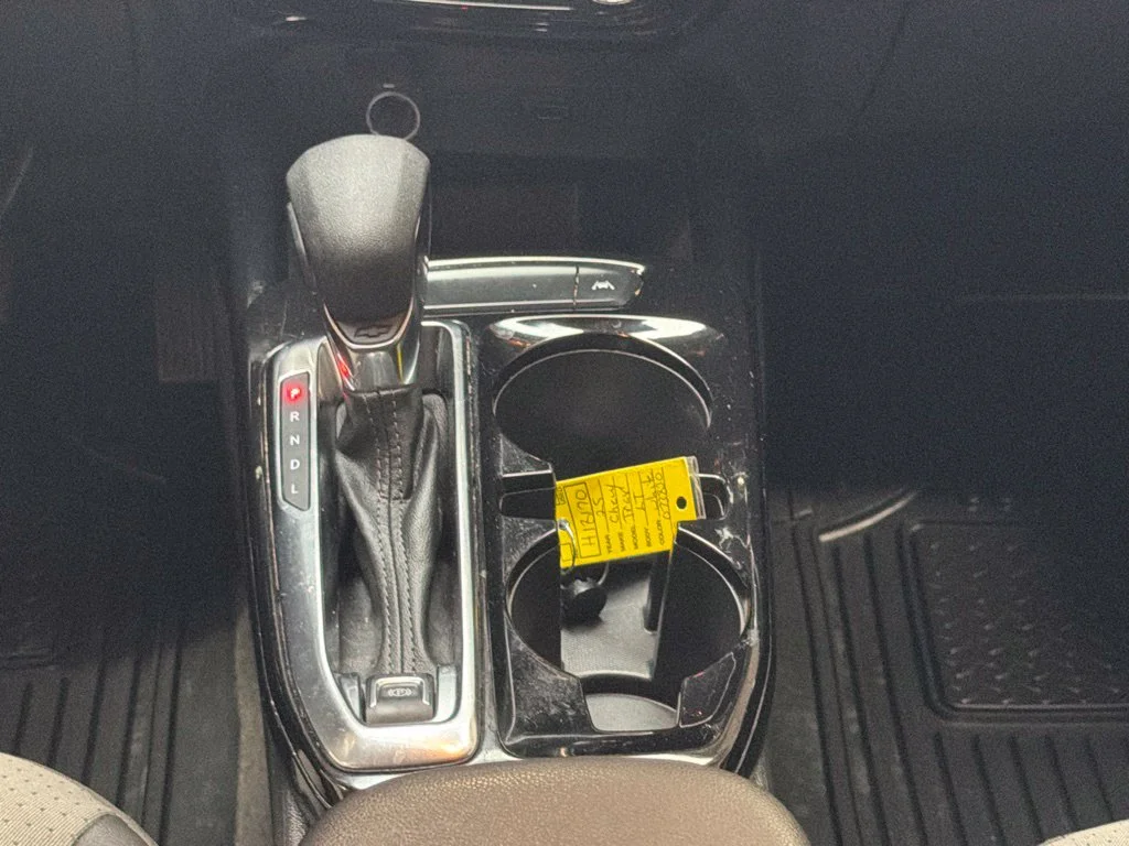 Used 2025 Summit White Chevrolet LT image 22