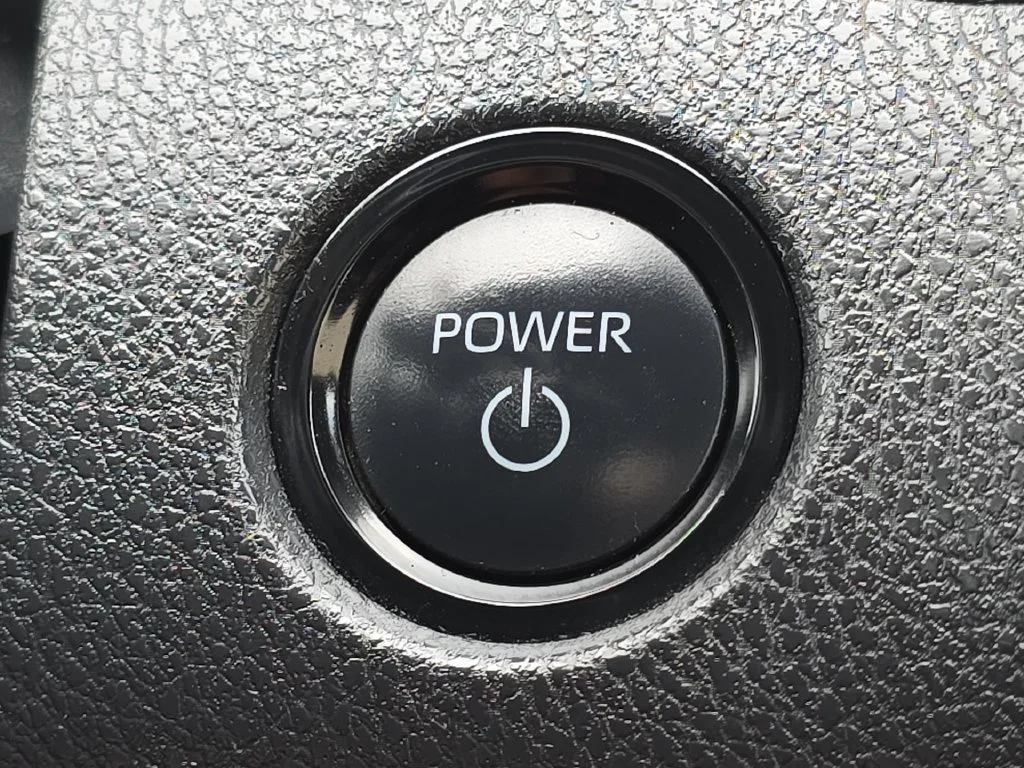 Used 2025  Toyota SE image 30