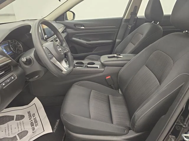 Used 2025 Super Black Clearcoat Nissan 2.5 SV image 19