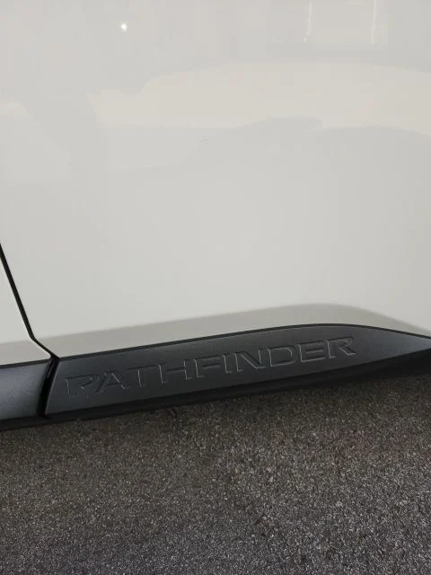 2025 Nissan Pathfinder SV - Photo 7
