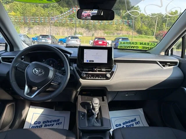 Used 2026 Off-white Toyota LE image 24
