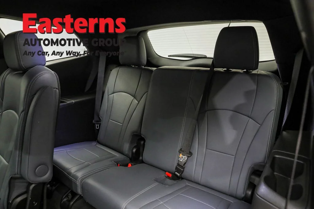Used 2024 White Buick Premium Group image 28