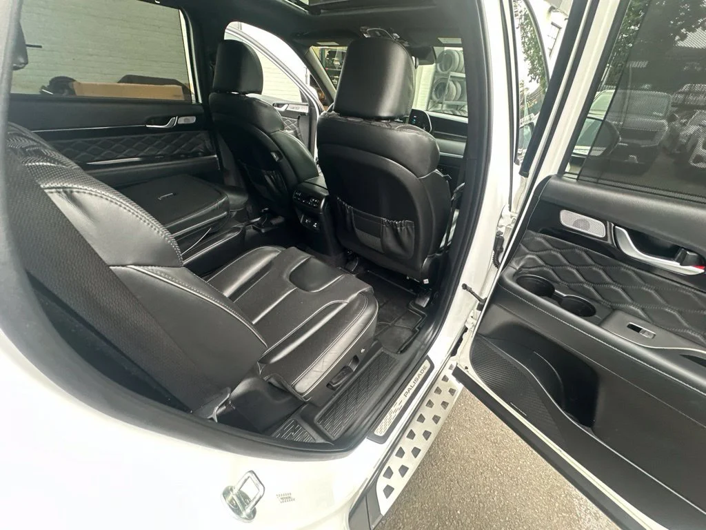 Used 2022 White Hyundai Calligraphy image 28