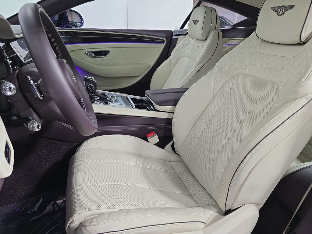 Used 2023  Bentley Speed image 5