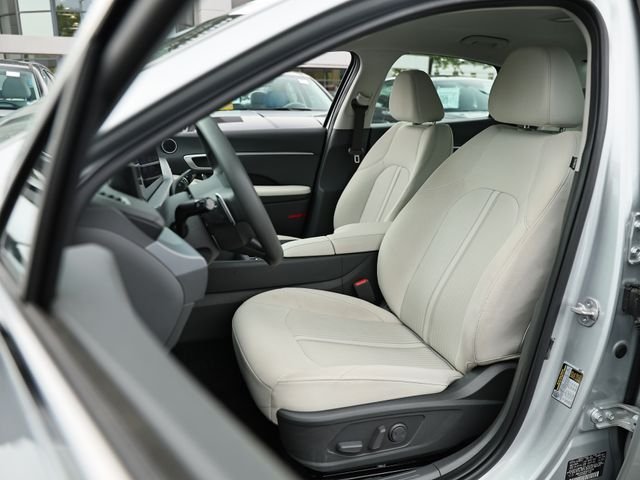Used 2024 Aero Silver Hyundai SEL image 19