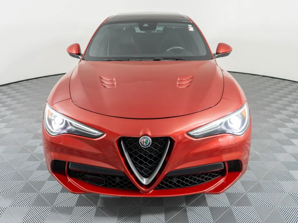 Used 2018 Red Alfa Romeo Quadrifoglio image 2