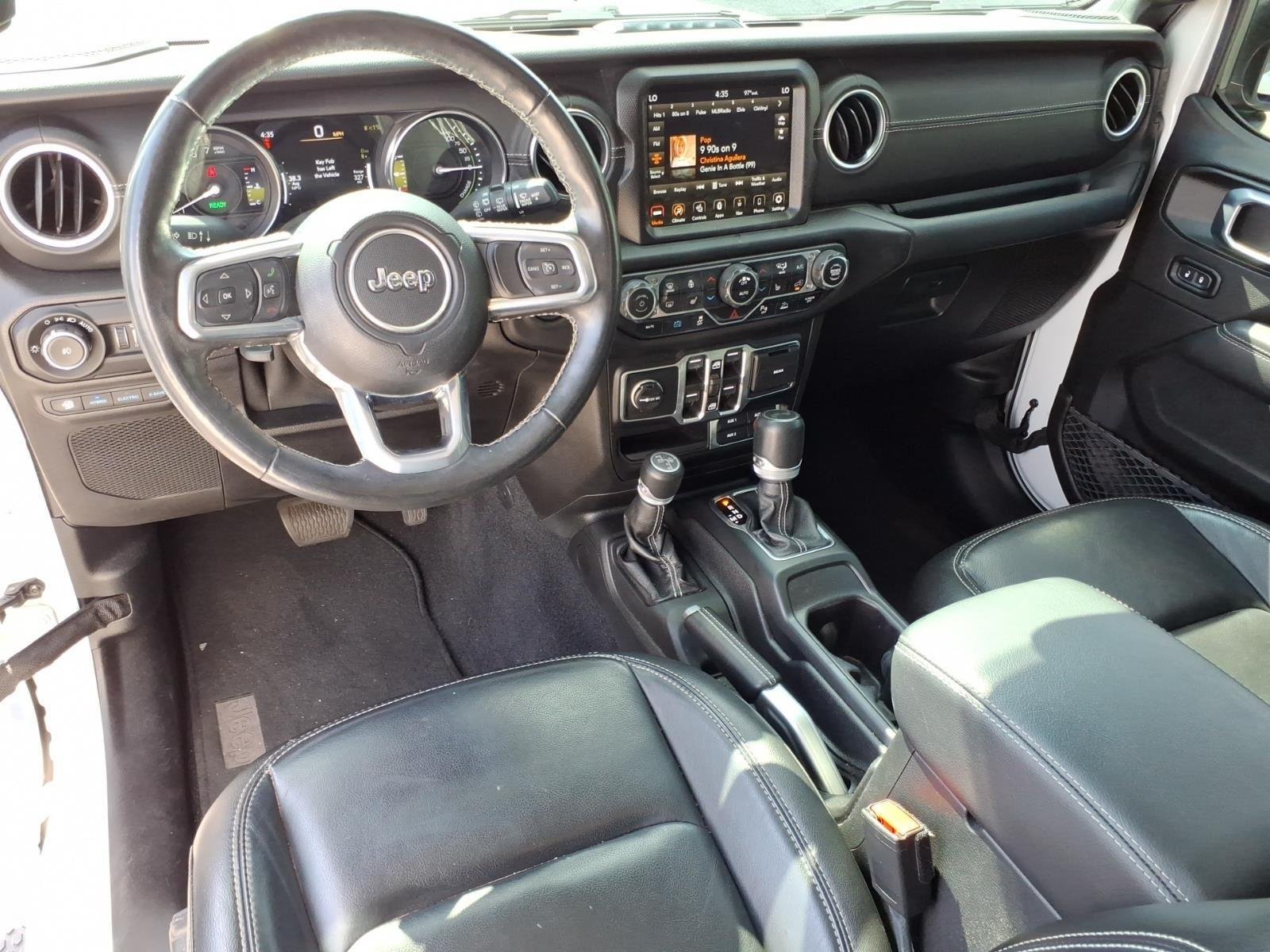 Used 2021 Bright White Clearcoat Jeep Unlimited Sahara image 22