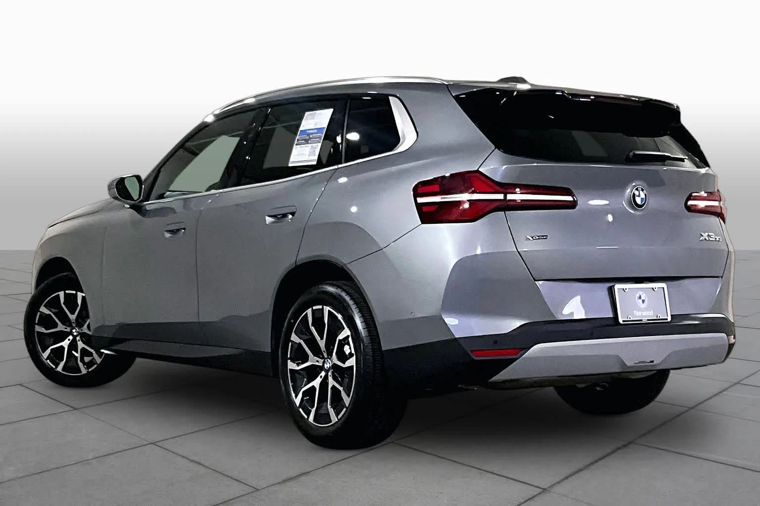 Used 2026 Skyscraper Grey Metallic BMW 30 xDrive image 11