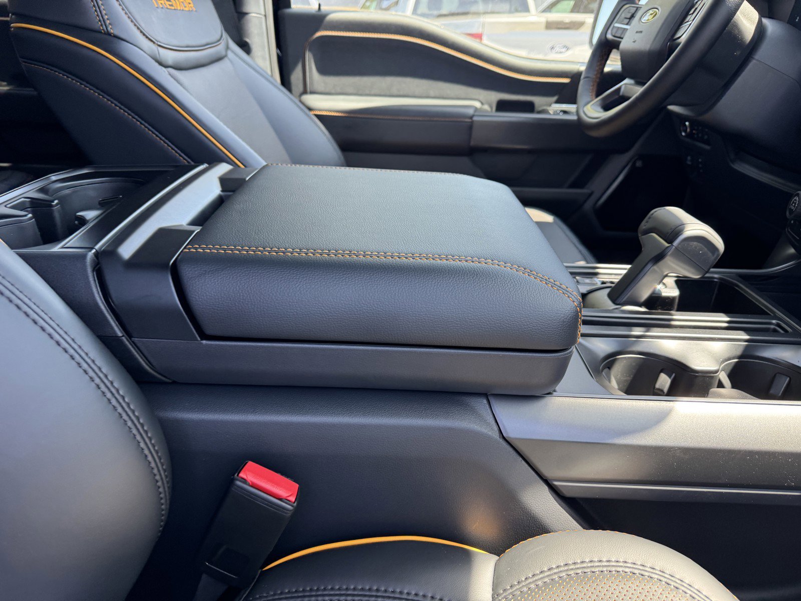 New 2025 Agate Black Metallic Ford Tremor® image 8