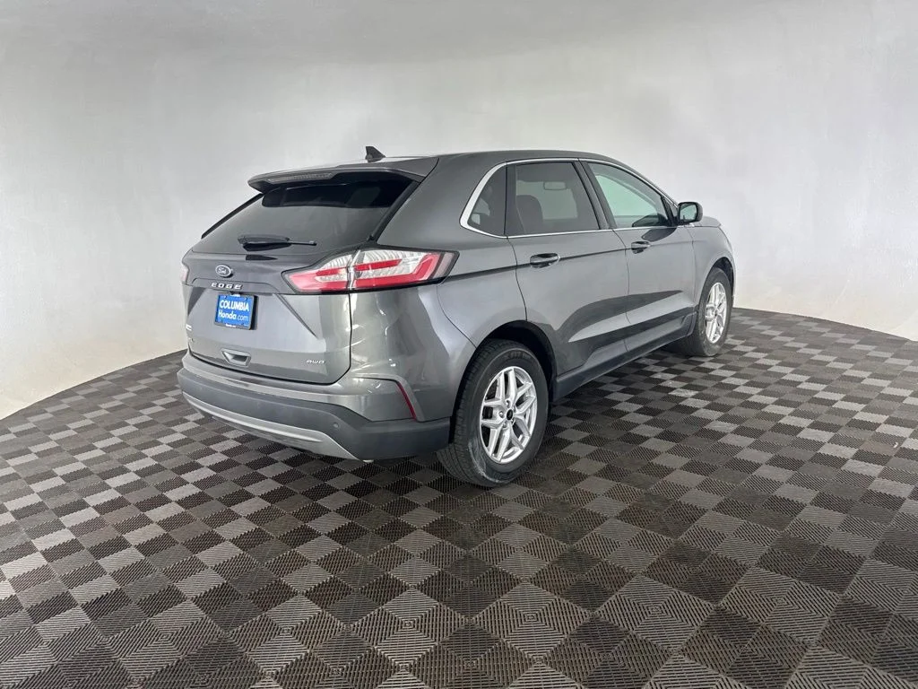 Used 2023 Gray Ford SEL image 5