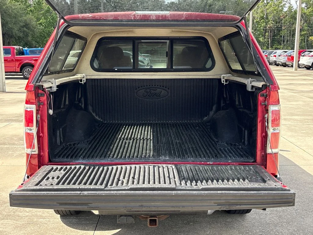 Used 2010 Red Ford XLT image 29