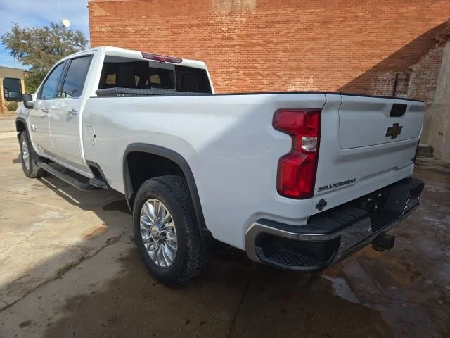 Used 2022 Summit White Chevrolet LTZ image 5