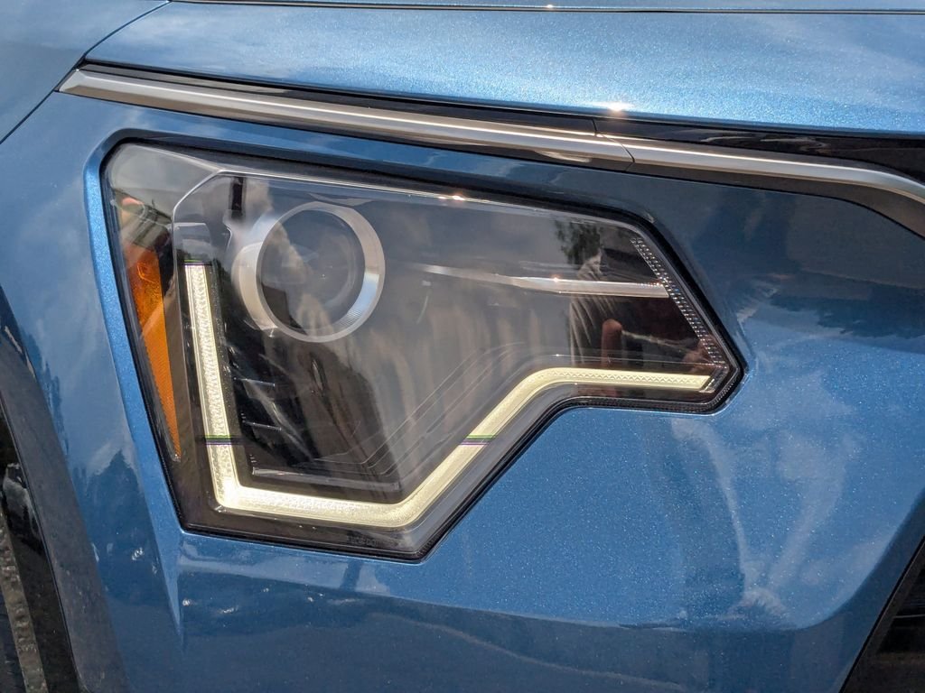 2025 Kia Niro EX Touring - Photo 10