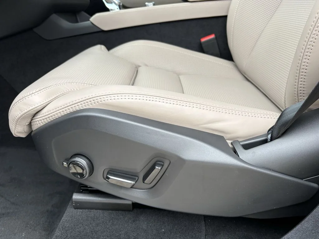 New 2026 Onyx Black Volvo Ultra image 13