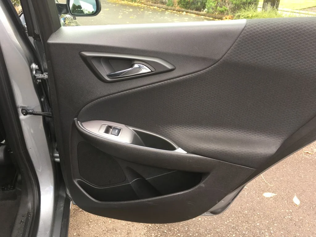 Used 2025 Gray Chevrolet LT image 28