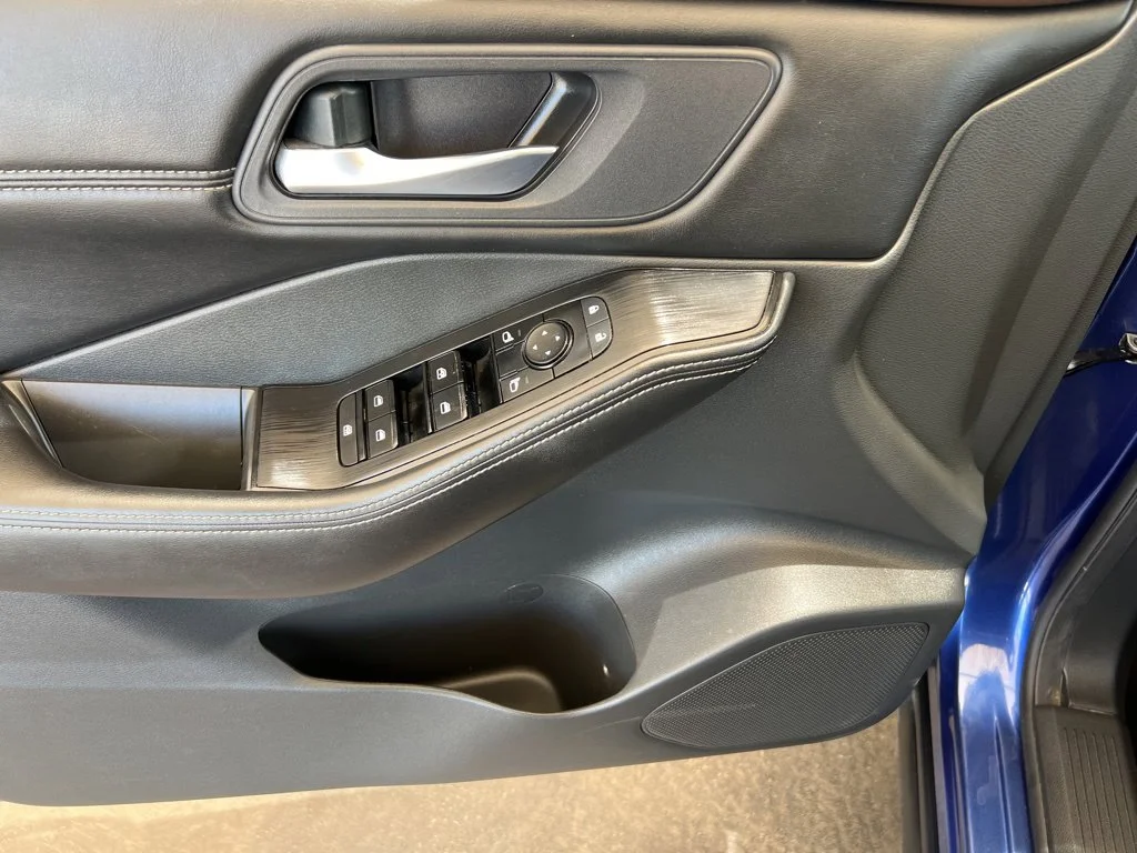 Used 2023 Caspian Blue Metallic Nissan SV image 18