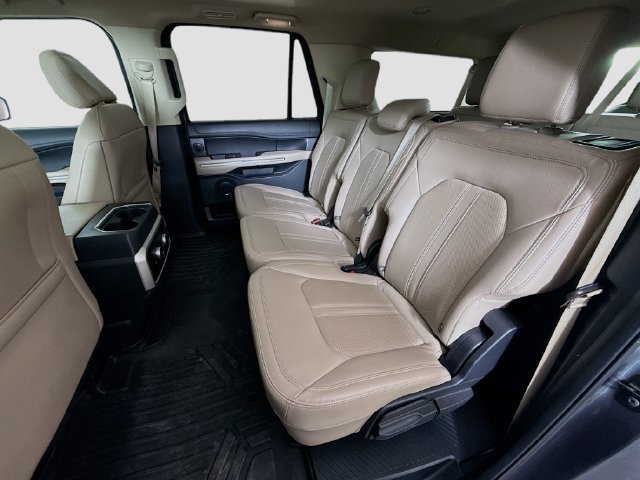 Used 2022  Ford Limited image 25