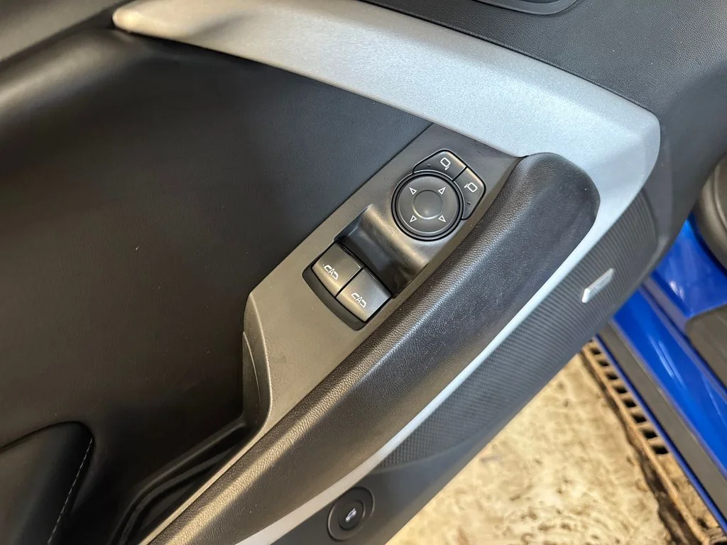 Used 2018 Blue Chevrolet 2LT image 16