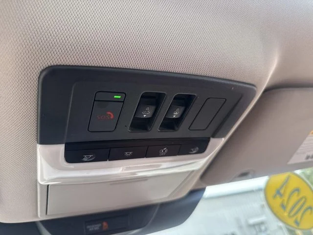 Used 2024 Gray Nissan Platinum image 31