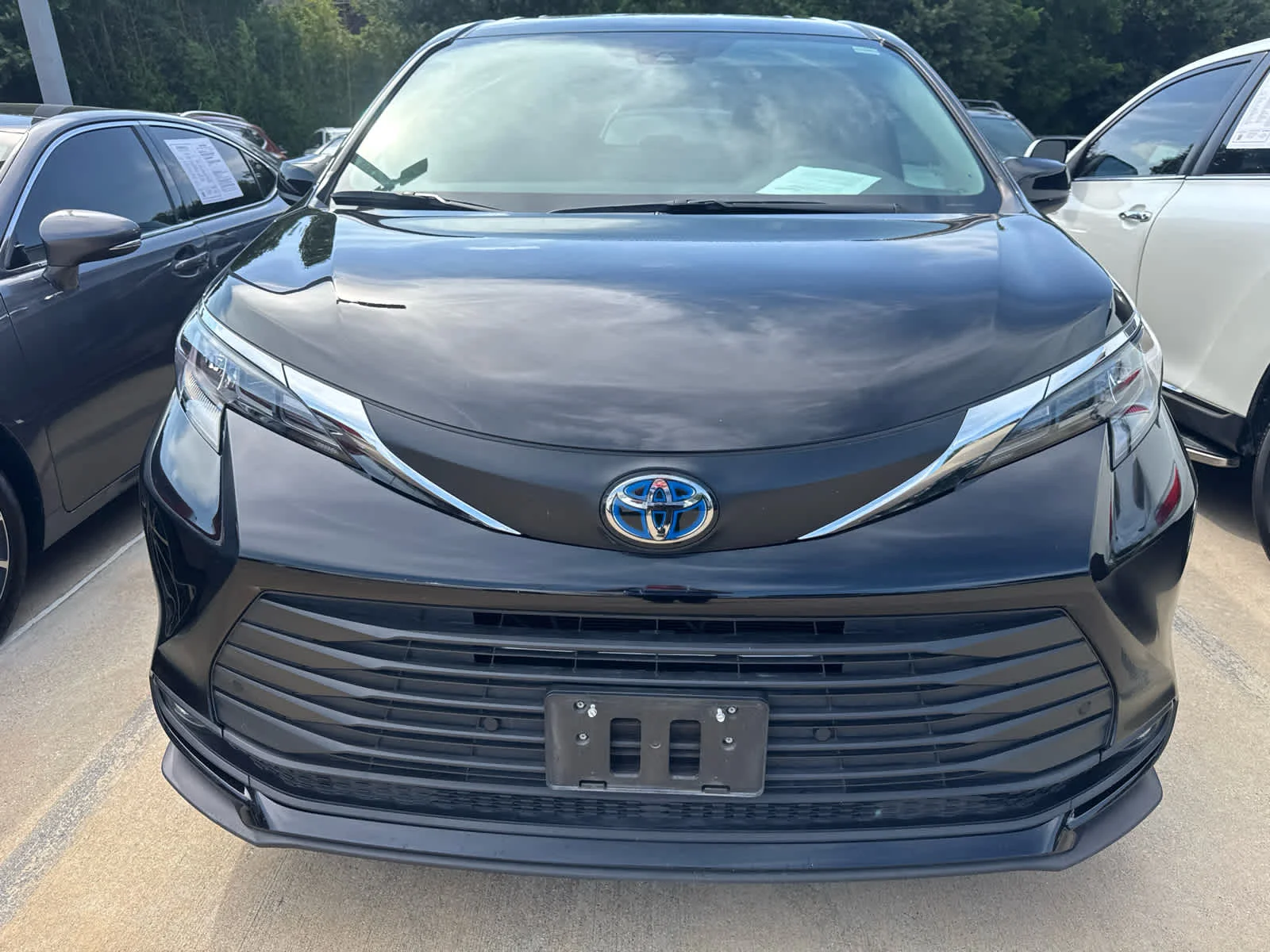 Used 2025 Midnight Black Metallic Toyota XLE image 3