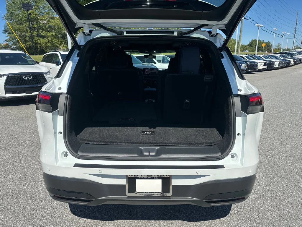 Certified Used 2026 White INFINITI SPORT image 15